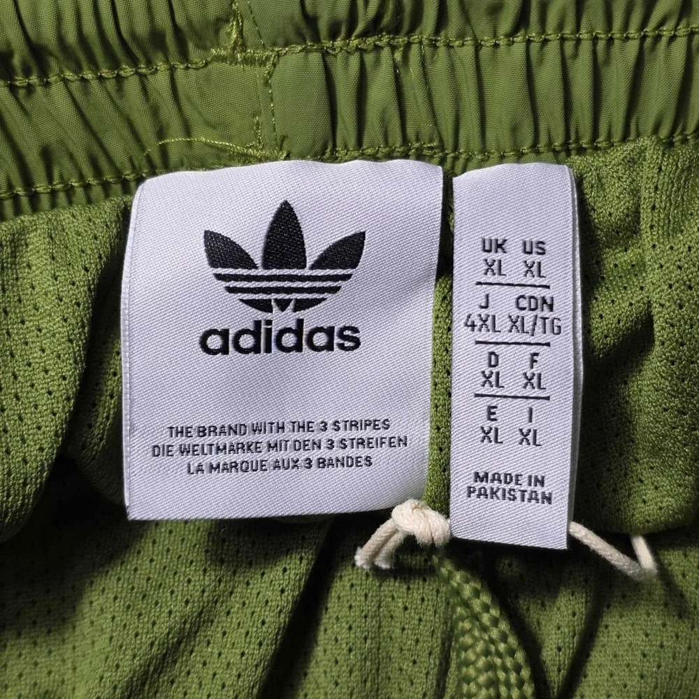 Adidas Originals Trefoil Essentials Woven Shorts Men's XL Olive Green NWT KA0674